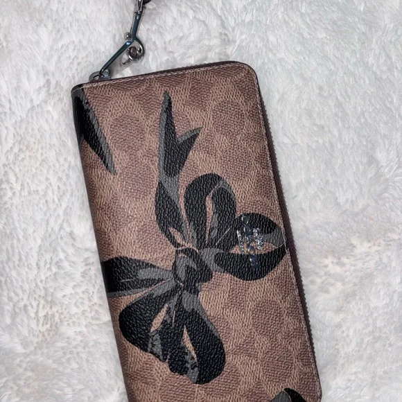 Coach Brown and Black Bow Wristlet - Picture 2 of 6